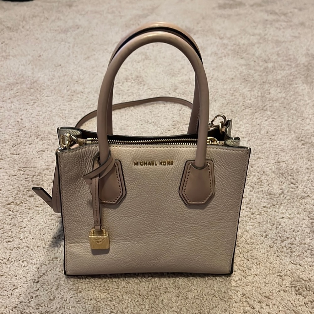 Michael Kors Crossbody purse